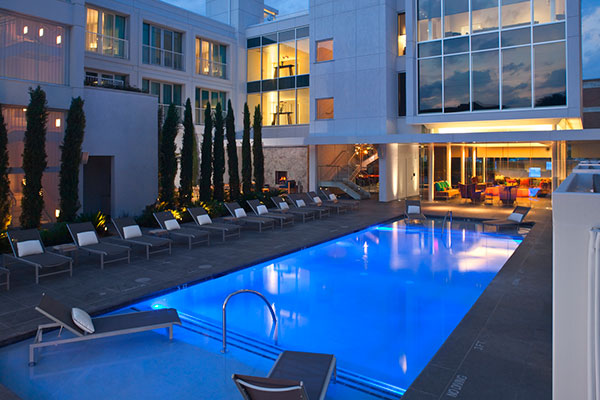 dr-adams-hotel-pool